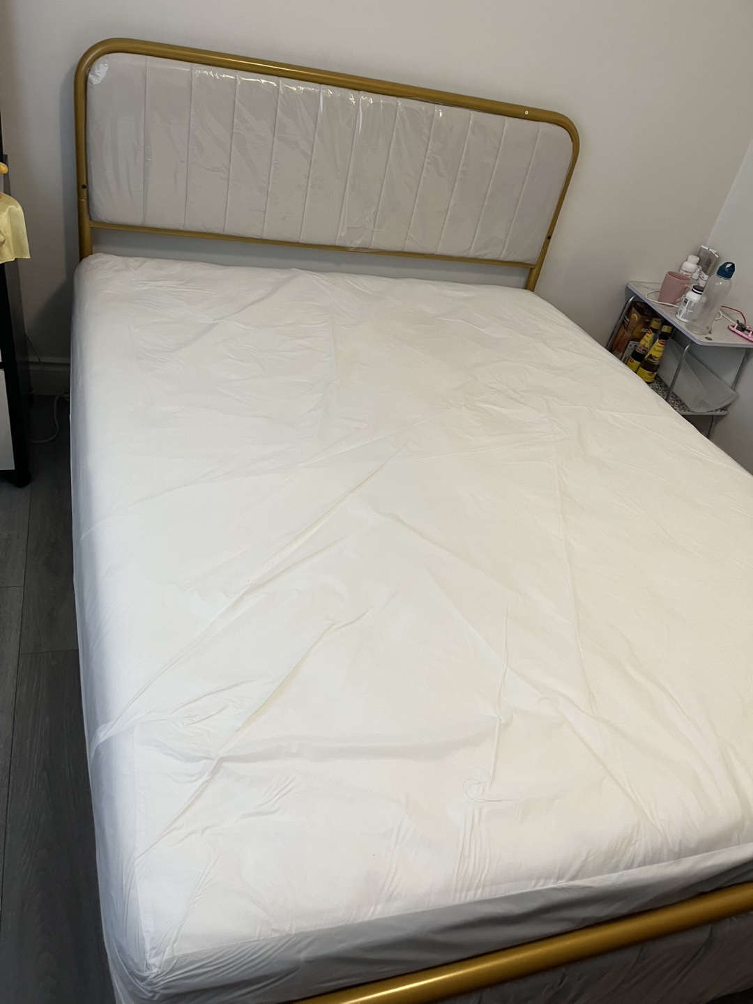 Queen size mattresses + Bed frame