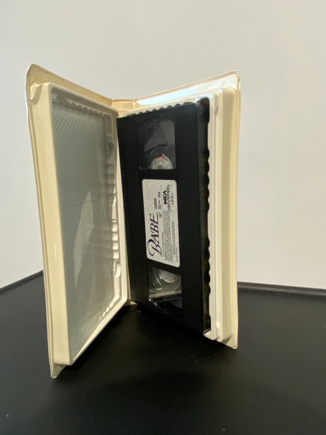 Babe VHS 1995 image indicator(7)