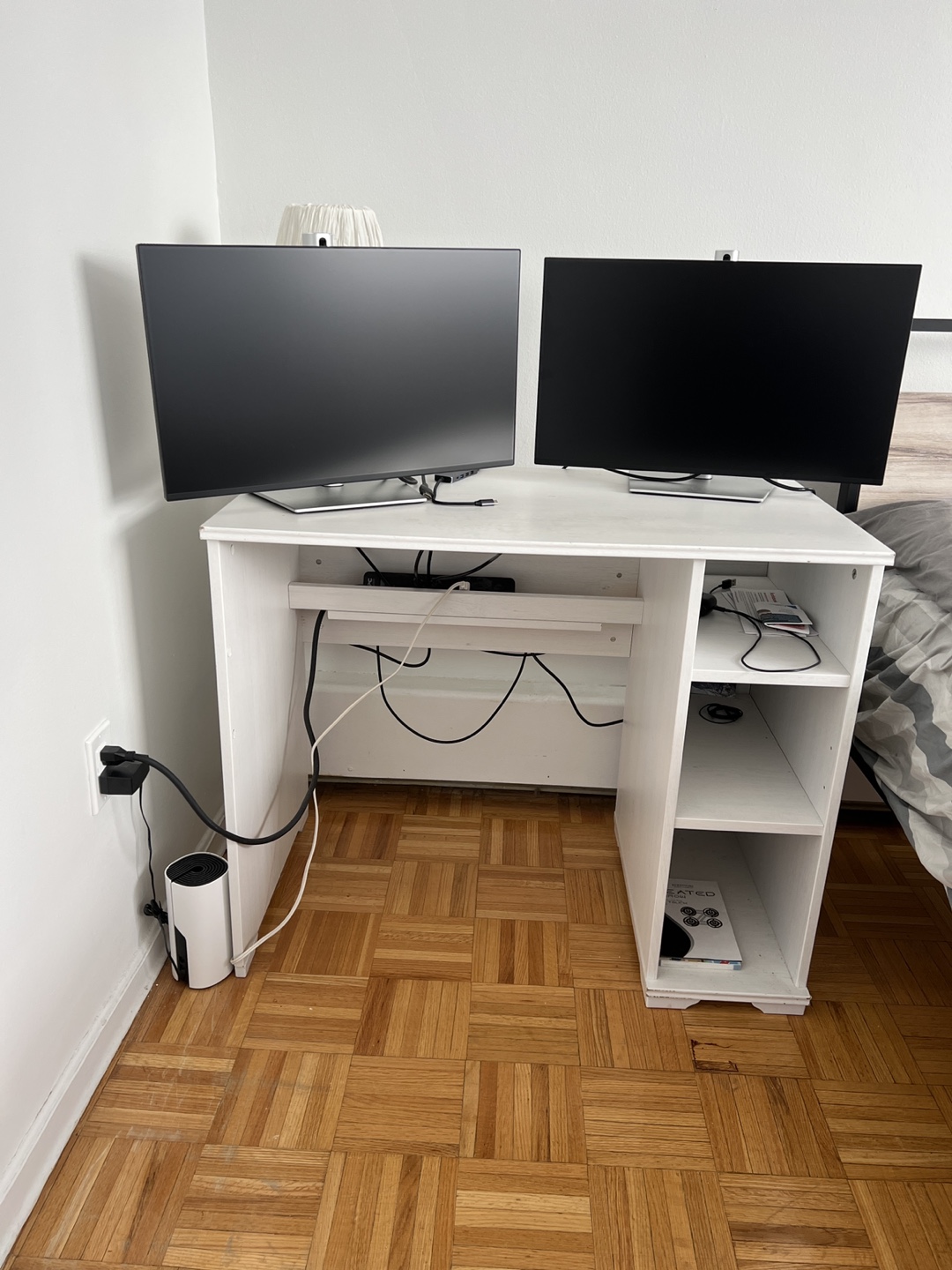 ‼️white ikea office table