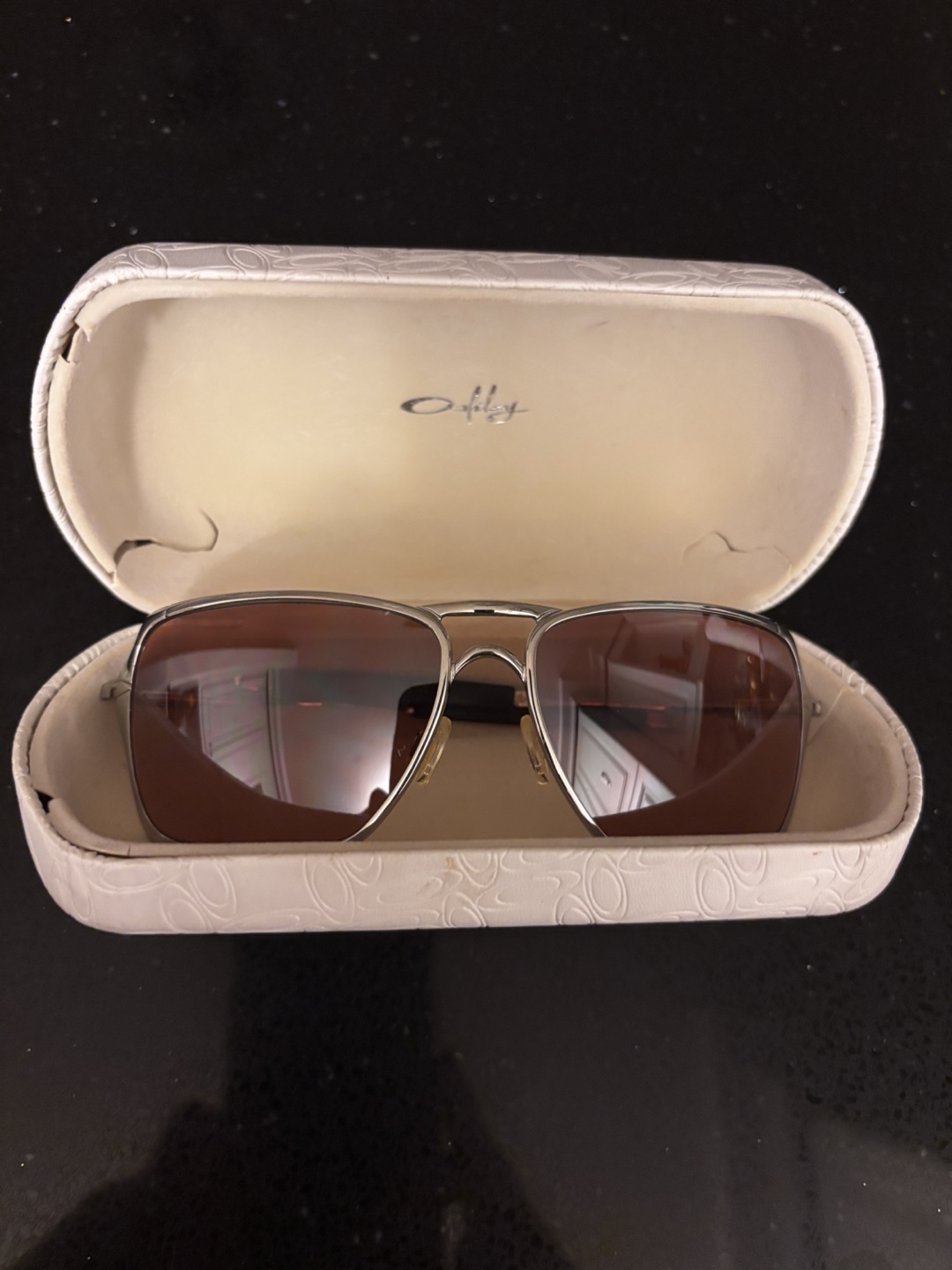 Oakley Sunglasses Aviator Style Metal Frame Brown Lenses