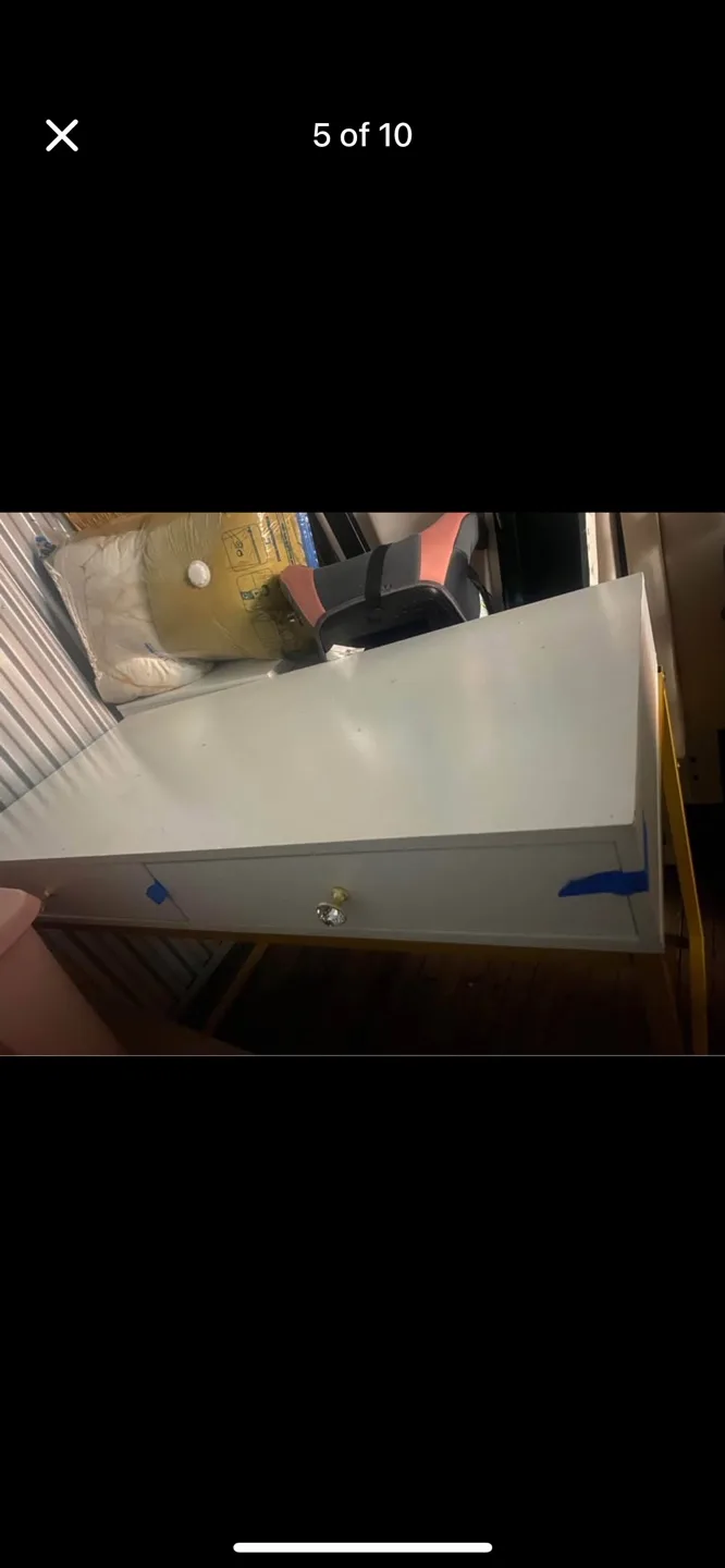 White and Gold Desk with Two Drawers image indicator(4)