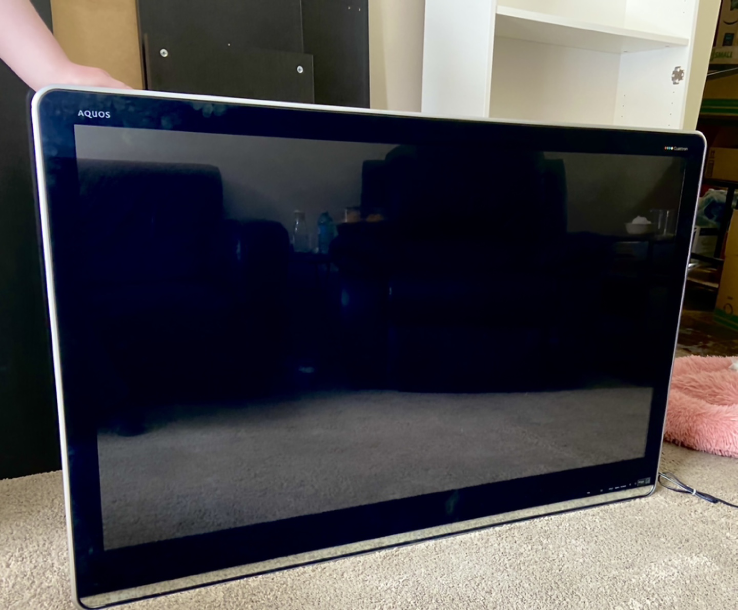 Sharp Aquos LC-52LE820UN 52-inch LCD TV