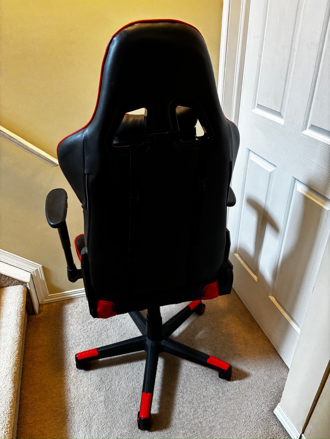 Gaming Chair - Used Red and Black PU Leather - photo 3