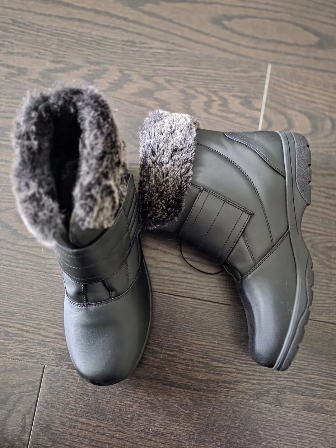 Women's Black Winter Boots with Faux Fur thumbnail