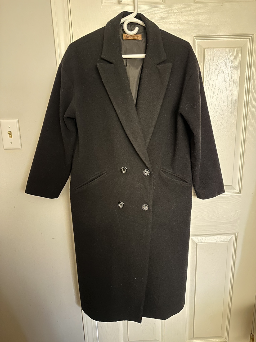 Makmaks Black Coat