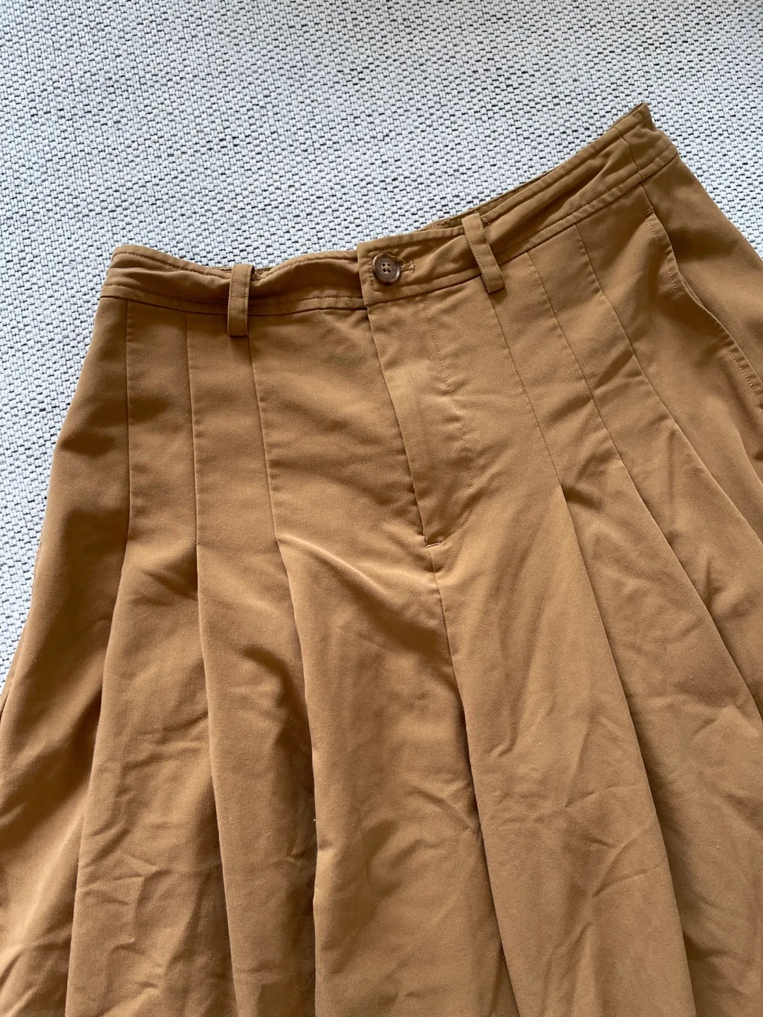 Brown pleated midi pants image indicator(2)