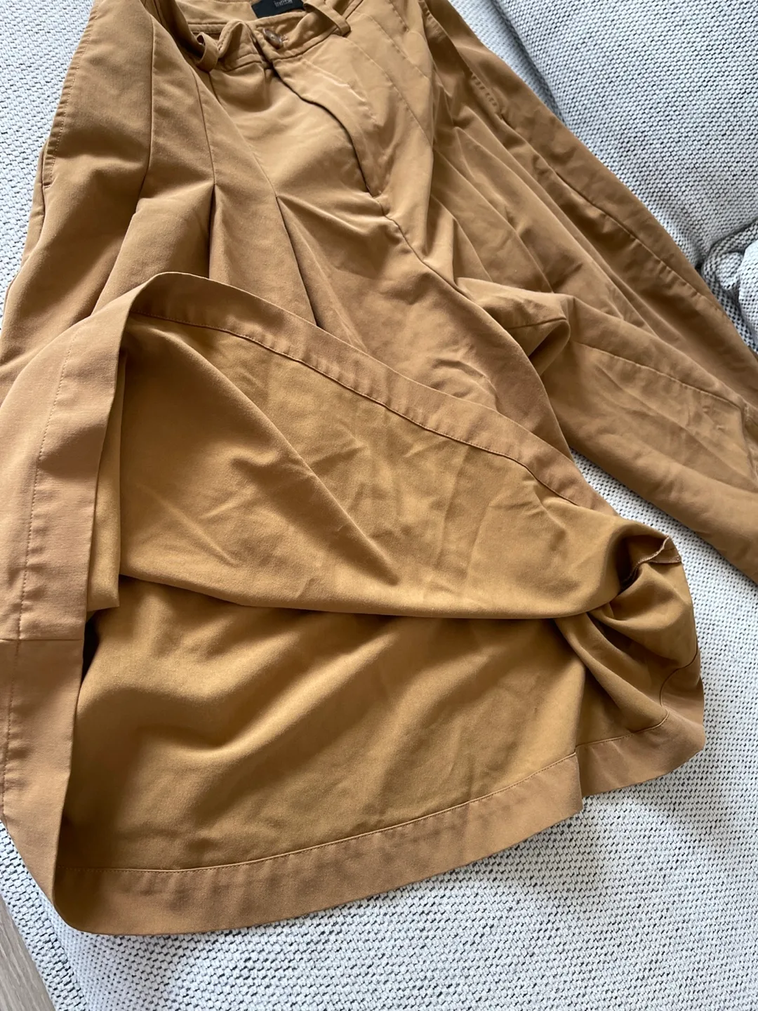 Brown pleated midi pants image indicator(4)