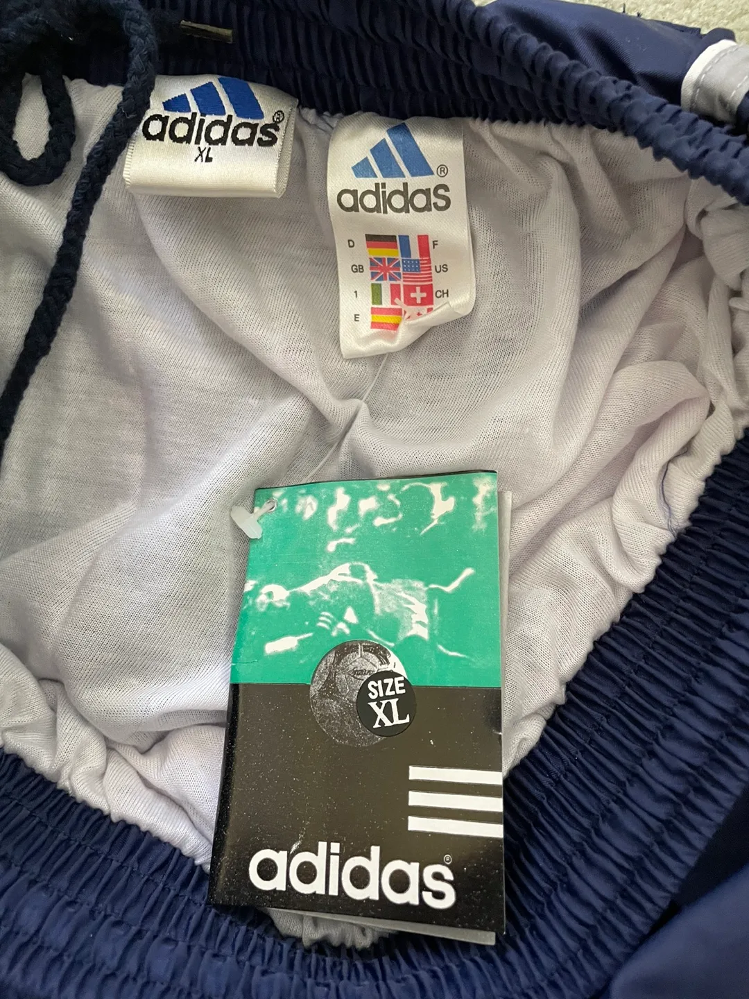 BNWT Adidas Track Pants Size XL image indicator(3)