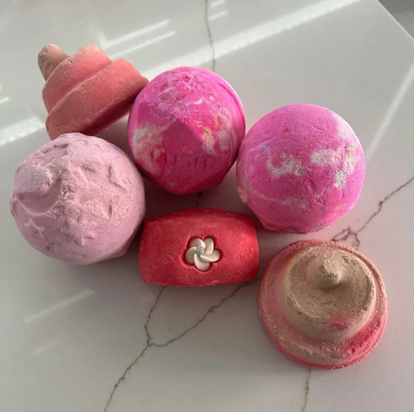 Lush Bath Bomb + Bubble Bar bundle thumbnail