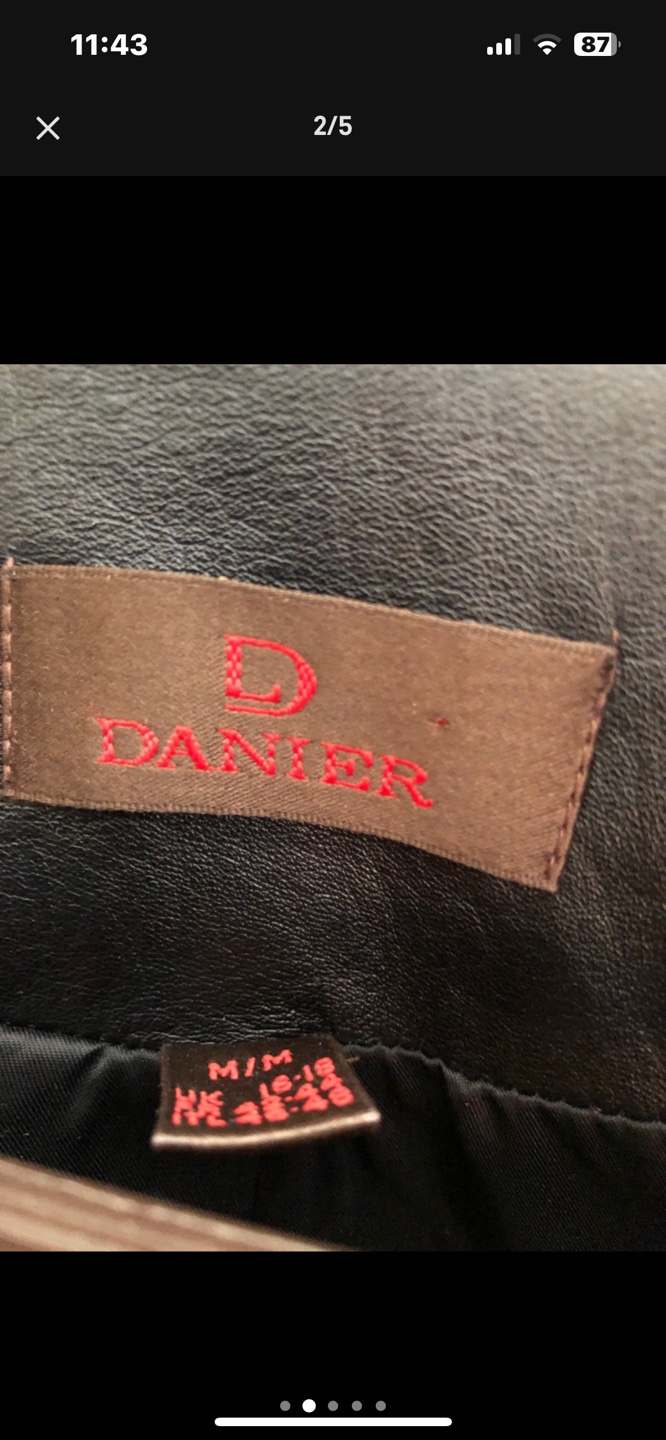 Danier Leather Jacket - Size M - photo 4
