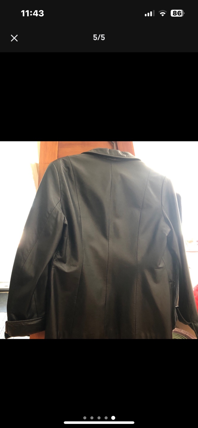 Danier Leather Jacket - Size M - photo 2