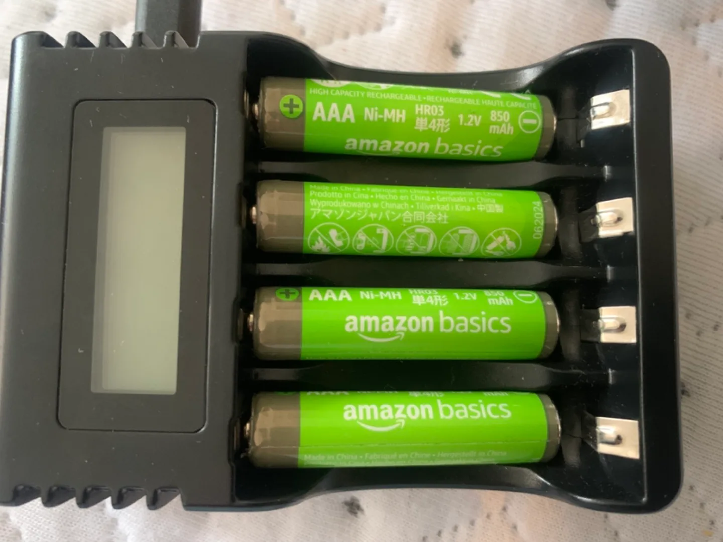 battery charger & 12 rechargeable batteries image indicator(3)
