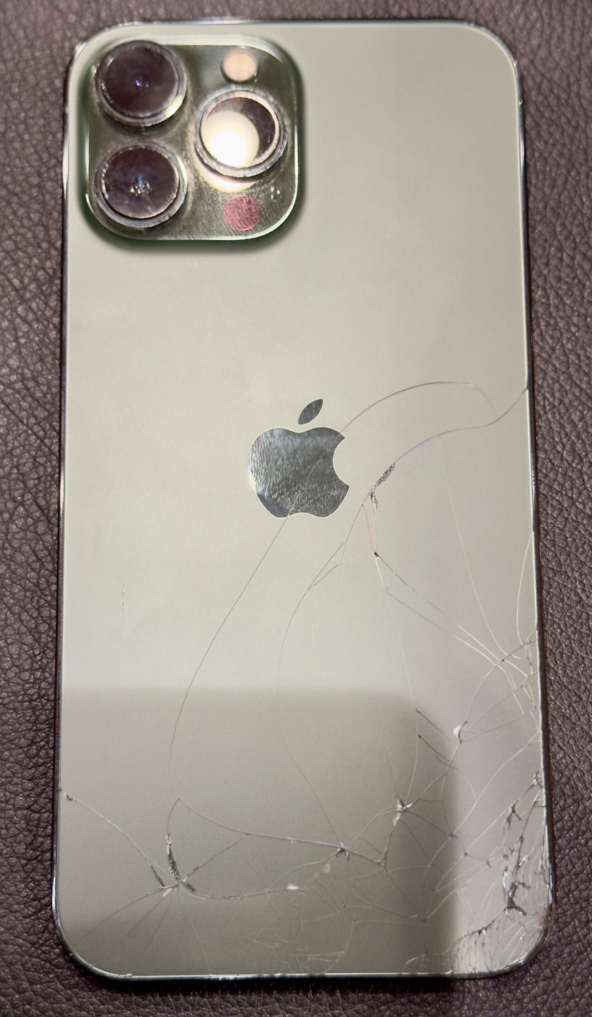 iPhone 13 Pro Max - cosmetic damage on back of phone - photo 2