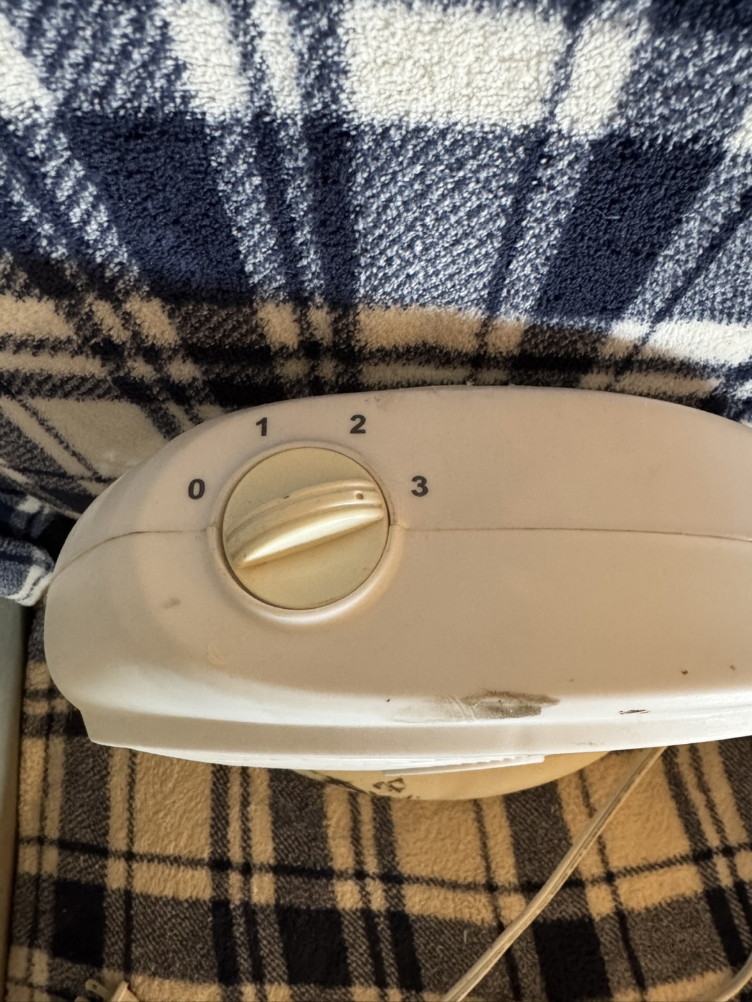 Small White Floor/Desk  Fan - photo 2
