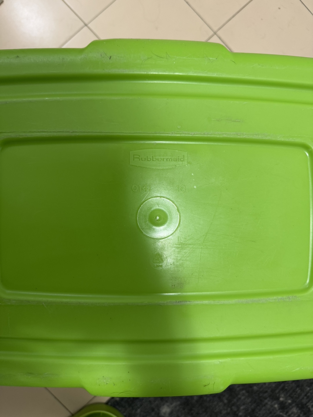 Two 68L Rubbermaid Roughneck Storage Bins - photo 4