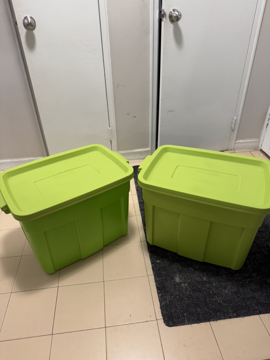 Two 68L Rubbermaid Roughneck Storage Bins - photo 2