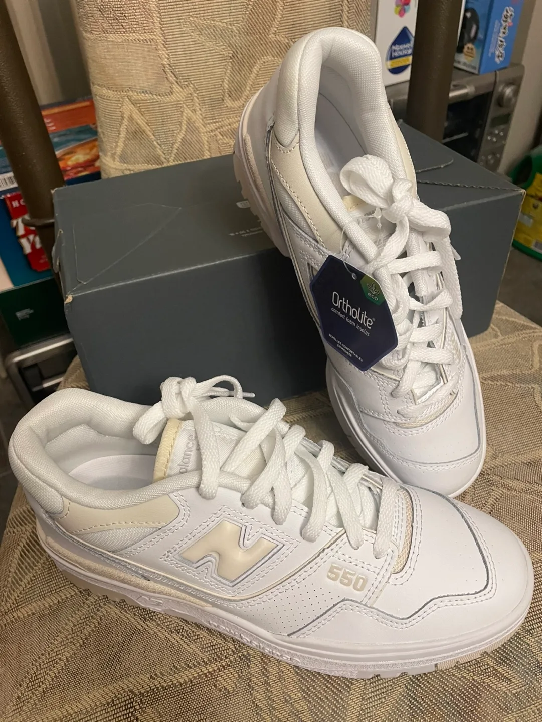 *New* NEW BALANCE Unisex Lifestyle Shoes (BBW550) thumbnail