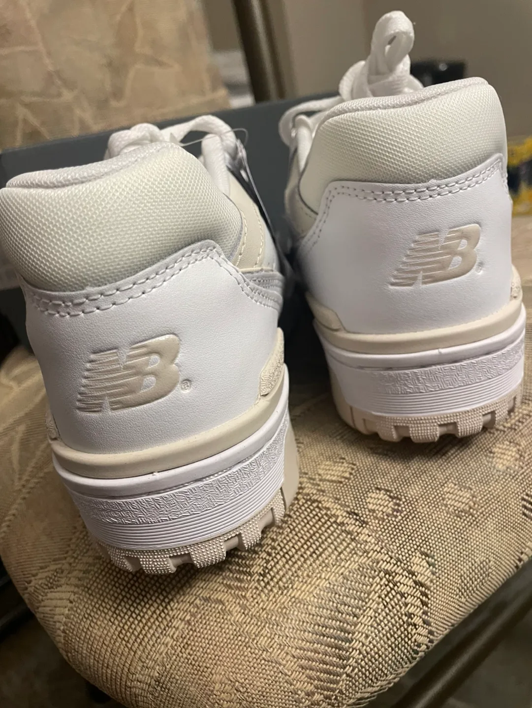 *New* NEW BALANCE Unisex Lifestyle Shoes (BBW550) image indicator(9)