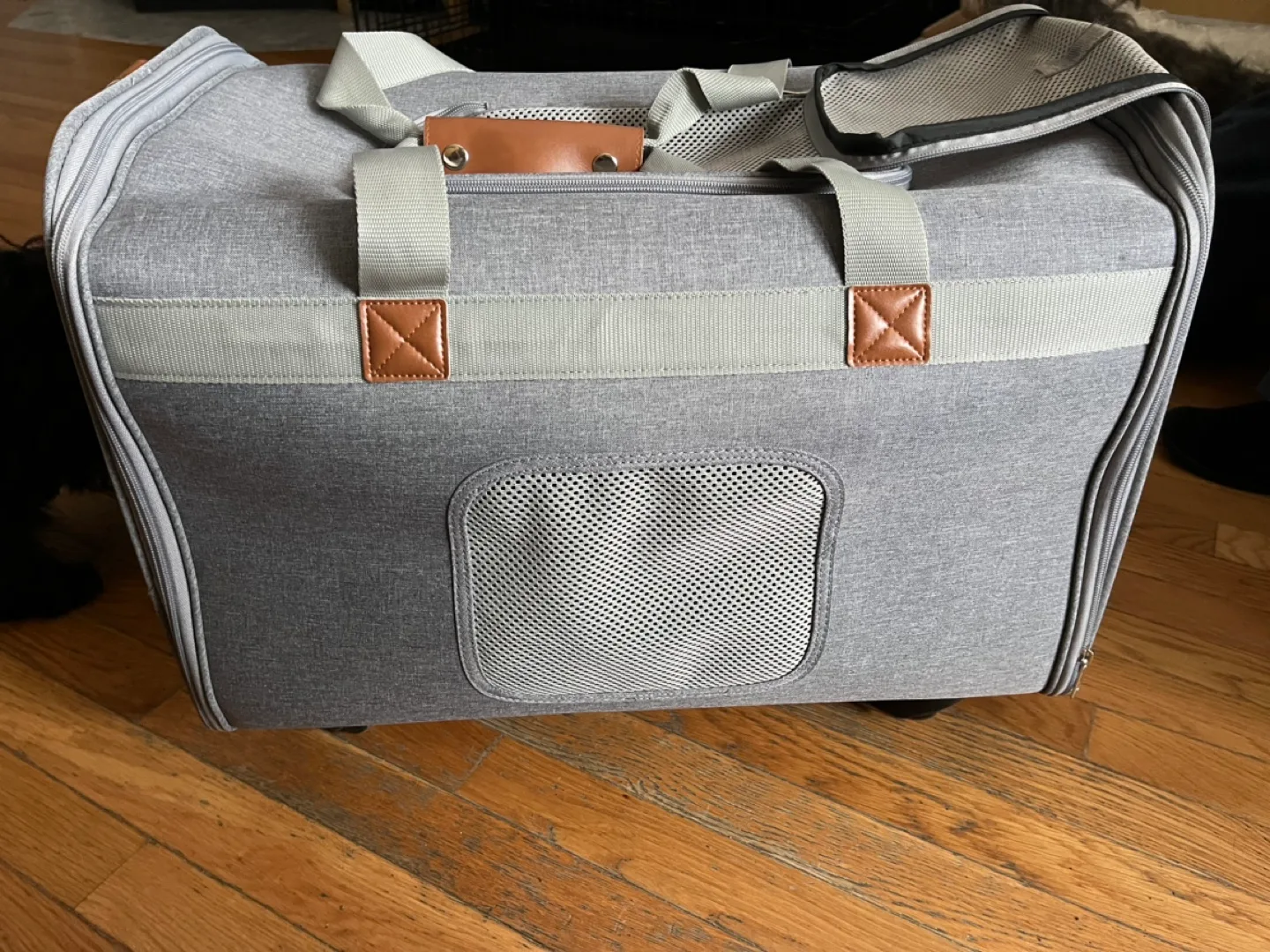 Pet Carrier with Wheels image indicator(4)