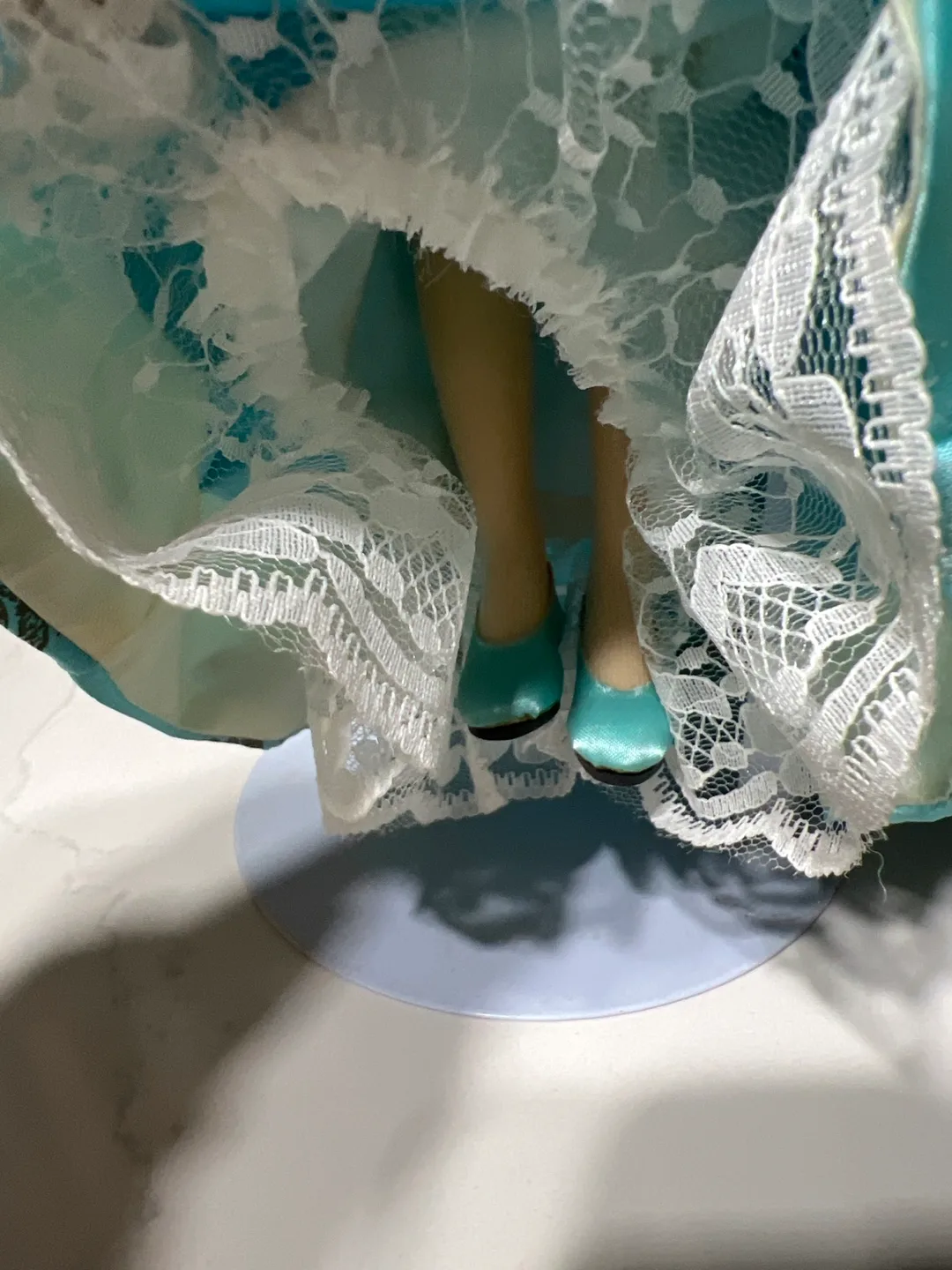 Vintage Suzanne Gibson Doll by Reeves International image indicator(4)