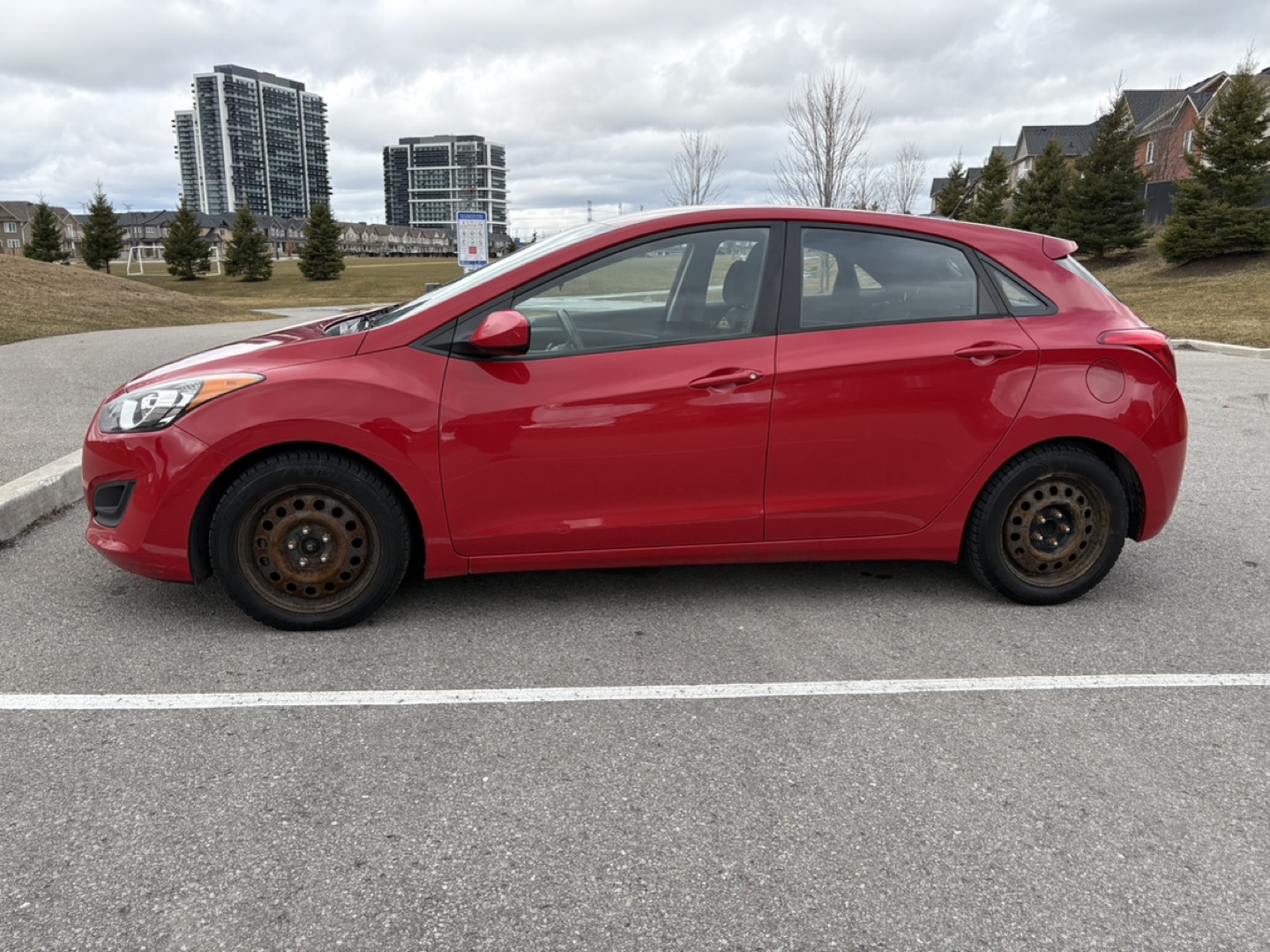 2013 Hyundai Elantra GT – Heated Seats + Extra Tires! - photo 2