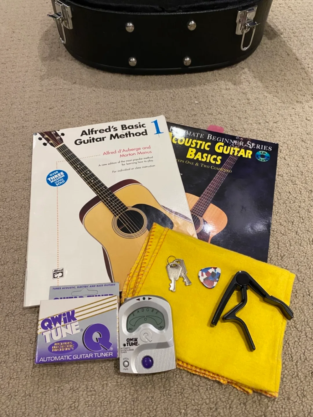 Acoustic Guitar with Case & Accessories image indicator(5)