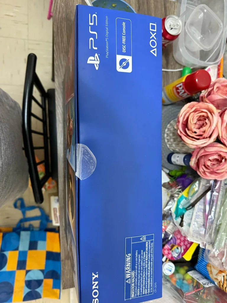 PlayStation 5 Digital Edition Console - 1TB - New in Box image indicator(4)