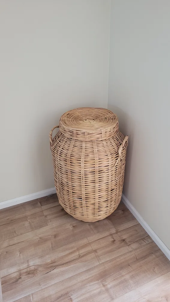 Large Wicker Storage Basket with Lid thumbnail