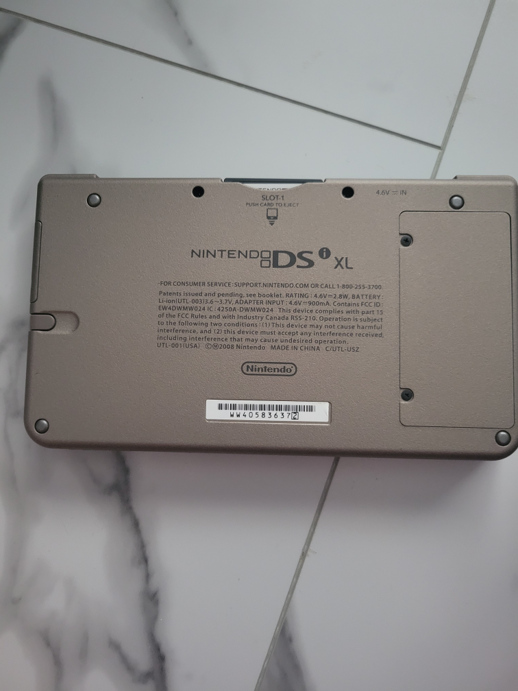 Nintendo DSi XL Console with Case and 6 games
