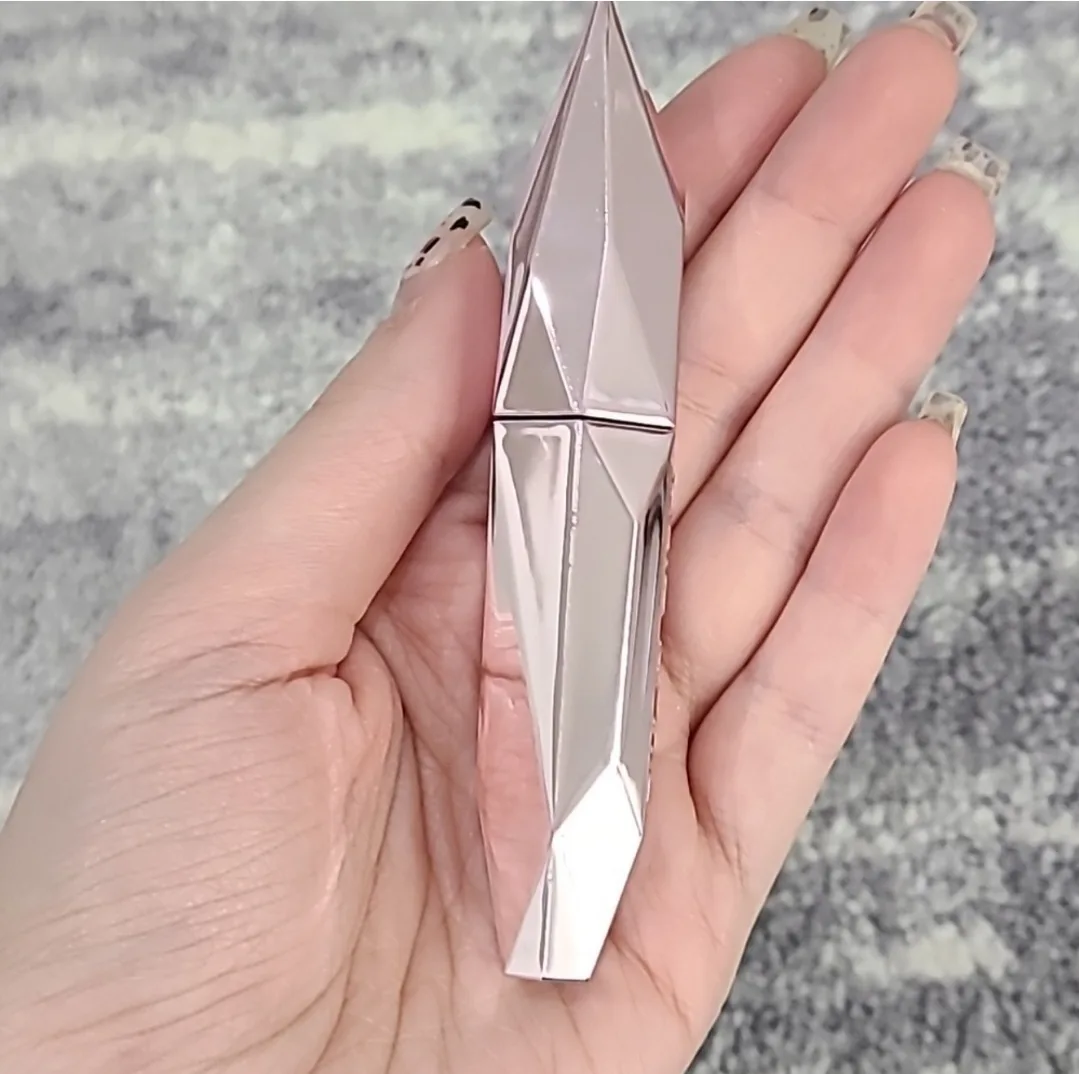 Too Faced Damn Girl! Mini Mascara image indicator(3)