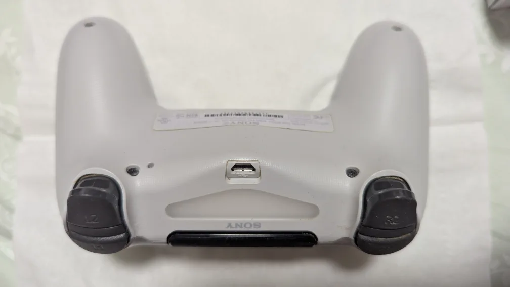 Sony PlayStation 4 ps4 Console +2 controllers +3 games image indicator(6)