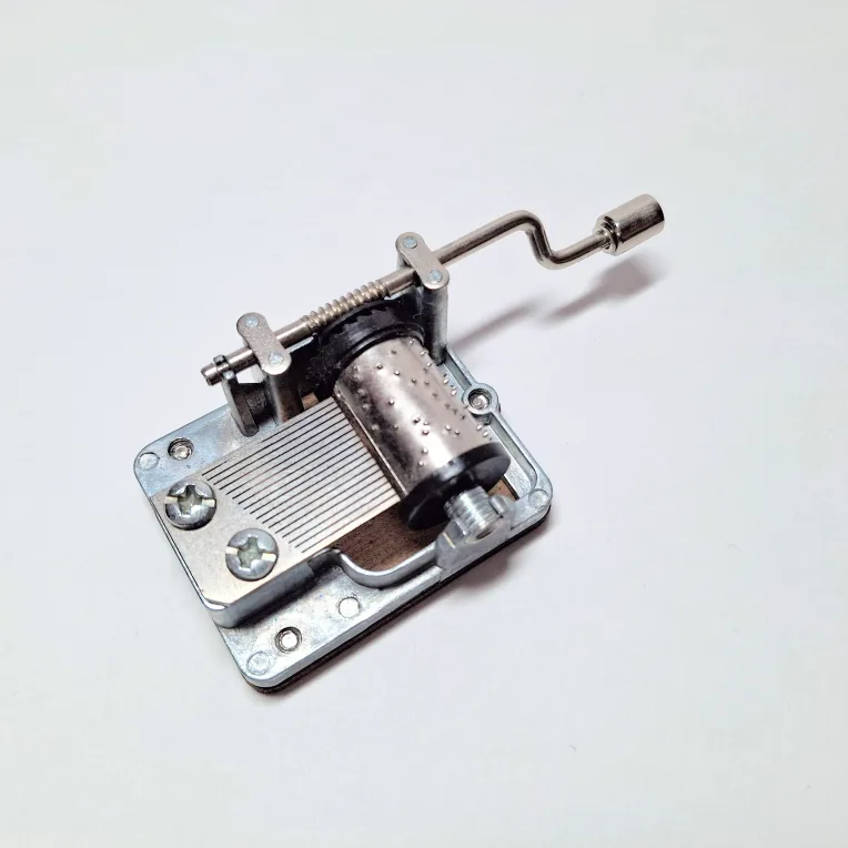 La Vie En Rose Music Box - Kikkerland image indicator(6)