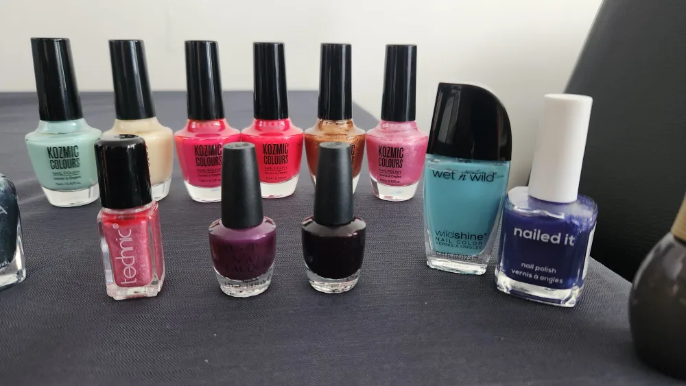 Bulk Nail Polish Lot - Various Brands & Colours image indicator(2)