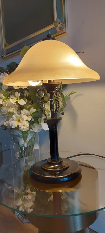 Vintage Table Lamp with Frosted Glass Shade image indicator(10)