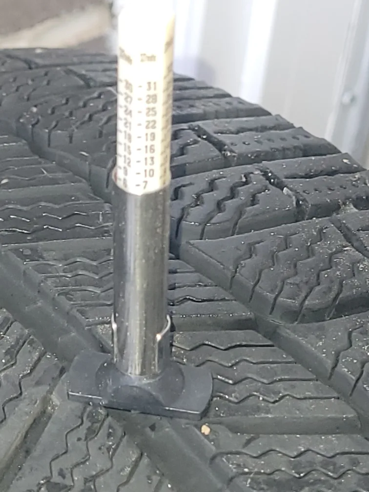 Michelin X-ICE x i3 225 45/R18 image indicator(2)
