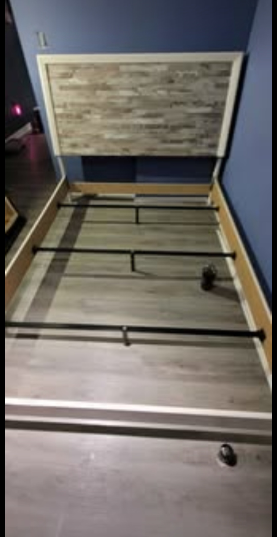 Queen Size Bed Frame with Headboard - photo 3