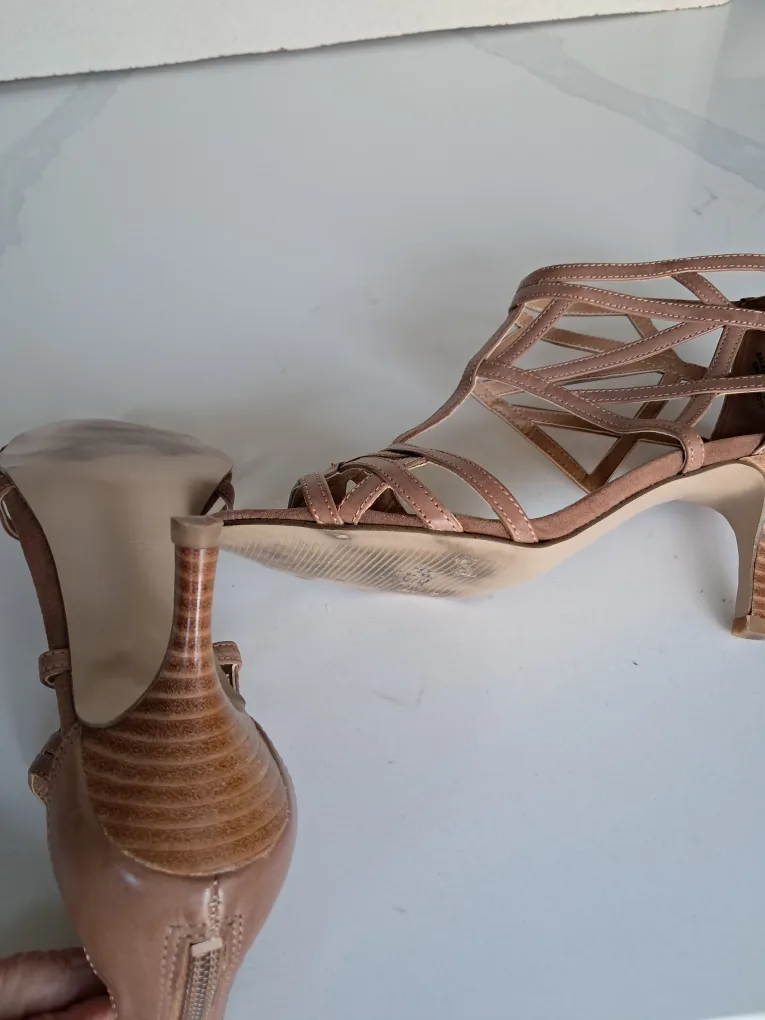 Nine West Women's Brown Cage Sandals Size 4M image indicator(5)