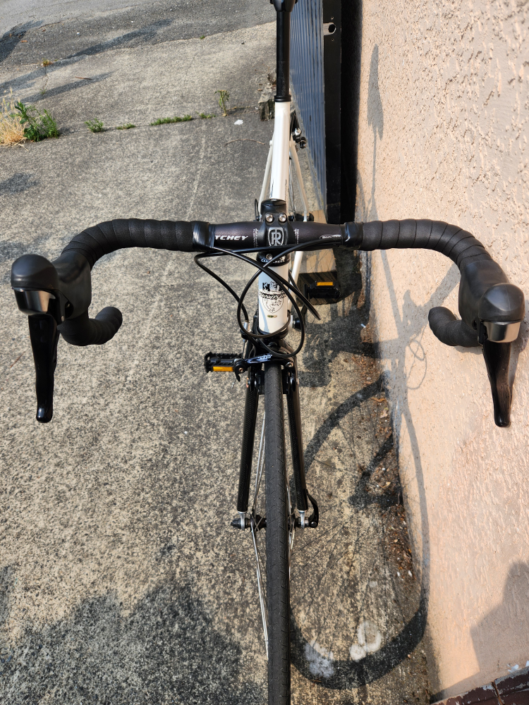Refurbished 2011 Windsor Fens Road Bike - photo 5