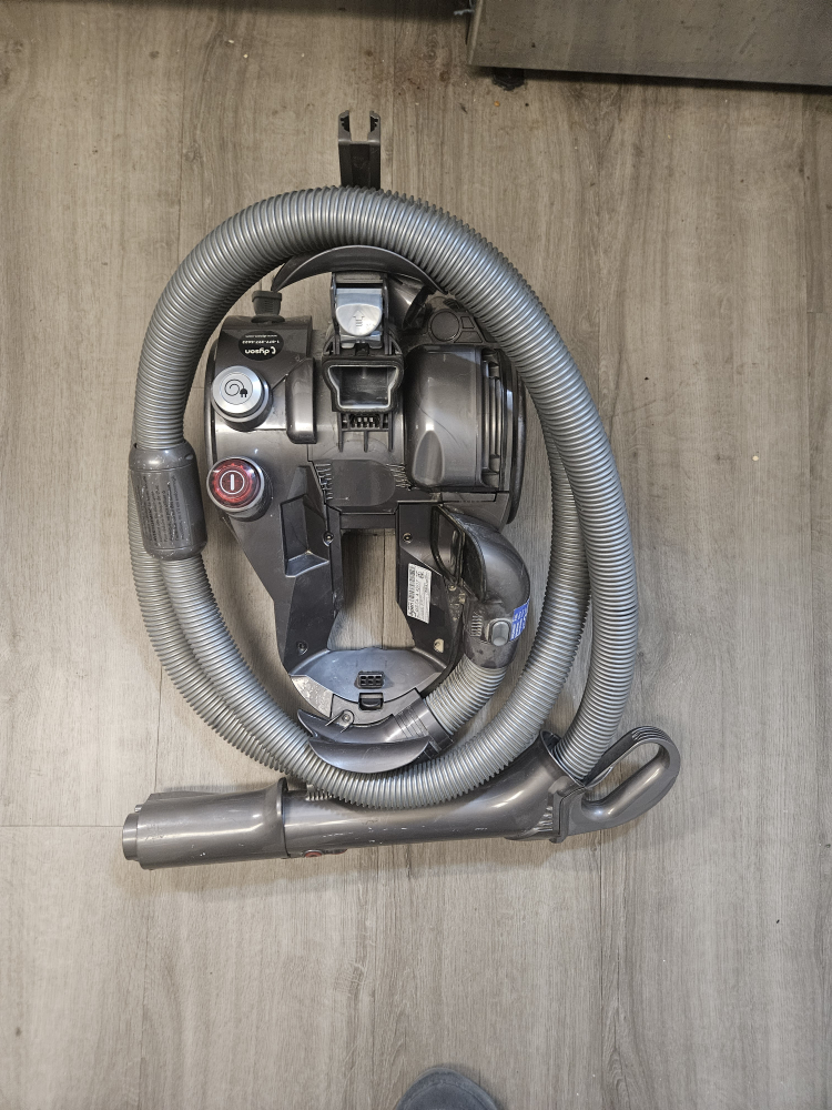 Dyson DC23 canister vacuum cleaner - photo 3