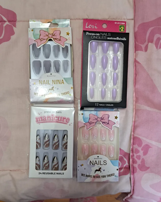 Press-on Nails & Nail Stickers image indicator(2)