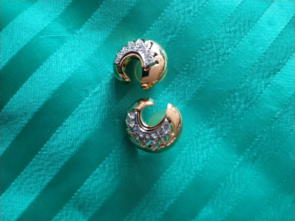 Gold Tone Earrings with Clear Stones image indicator(2)