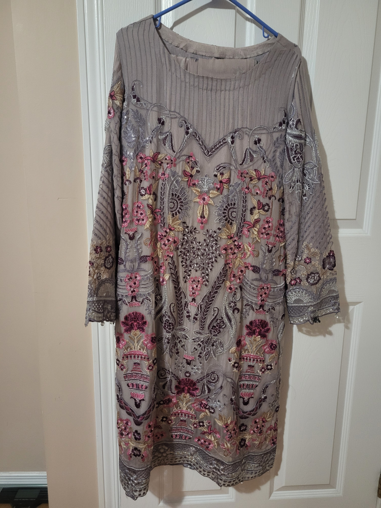 Gorgeous embroidered grey pant kameez