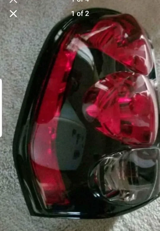 GMC Envoy Tail Light Passenger Side image indicator(2)