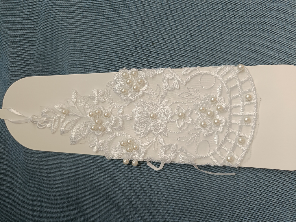 Delicate Bridal Fingerless Gloves with Pearls - photo 3