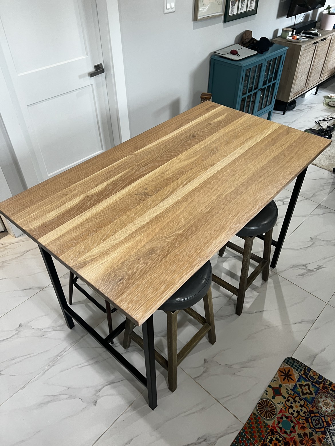 EQ3 solid oak table
