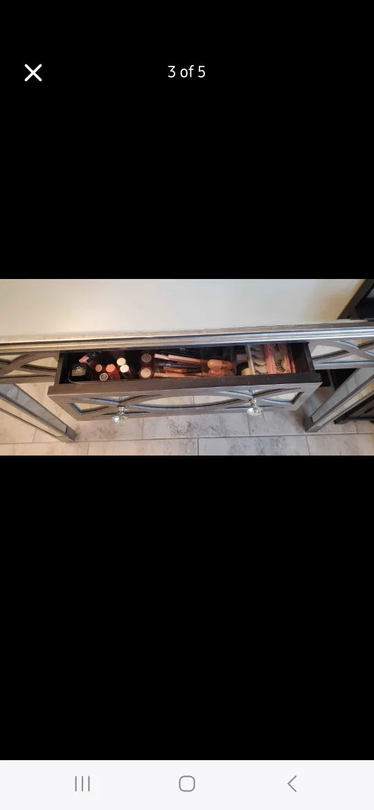 Mirrored Vanity Table with Drawers image indicator(5)