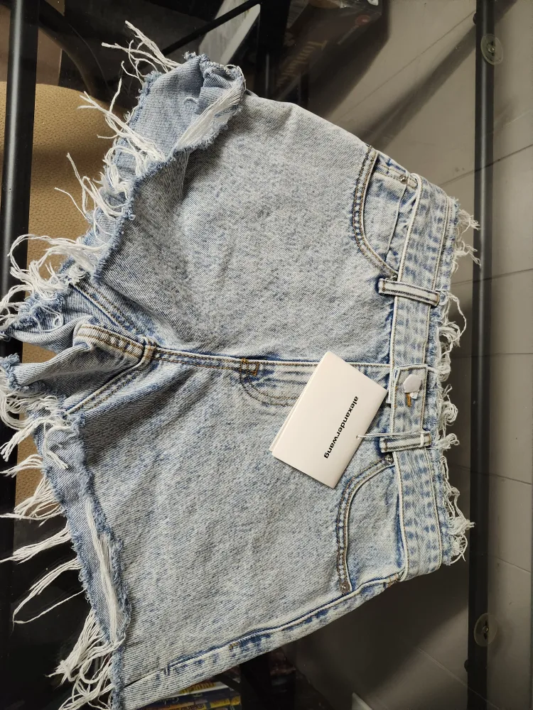 new Alexander Wang Pebble Bleach Frayed Denim Shorts Size 26 image indicator(7)