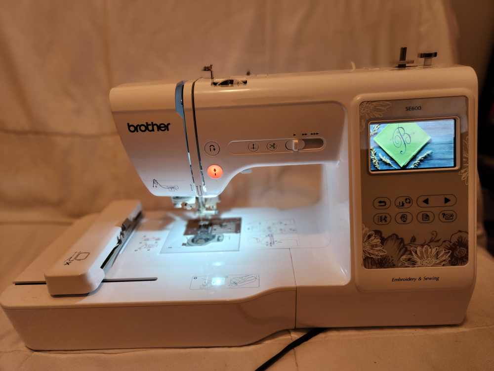 Brother SE600 Computerized Embroidery & Sewing Machine - photo 4