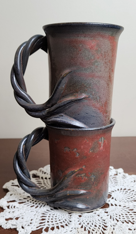 Pair of handmade pottery mugs - photo 3