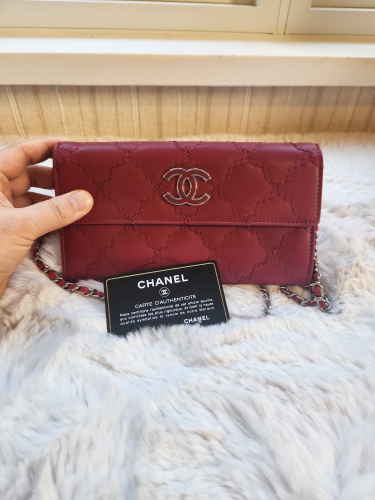 Authentic Chanel Wallet on Chain